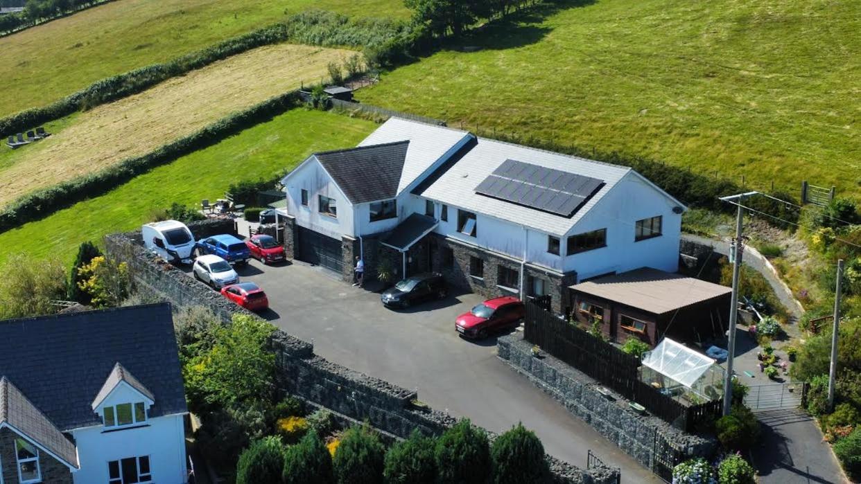 Y Grange Bed & Breakfast Llanfihangel-y-Creuddyn Екстериор снимка