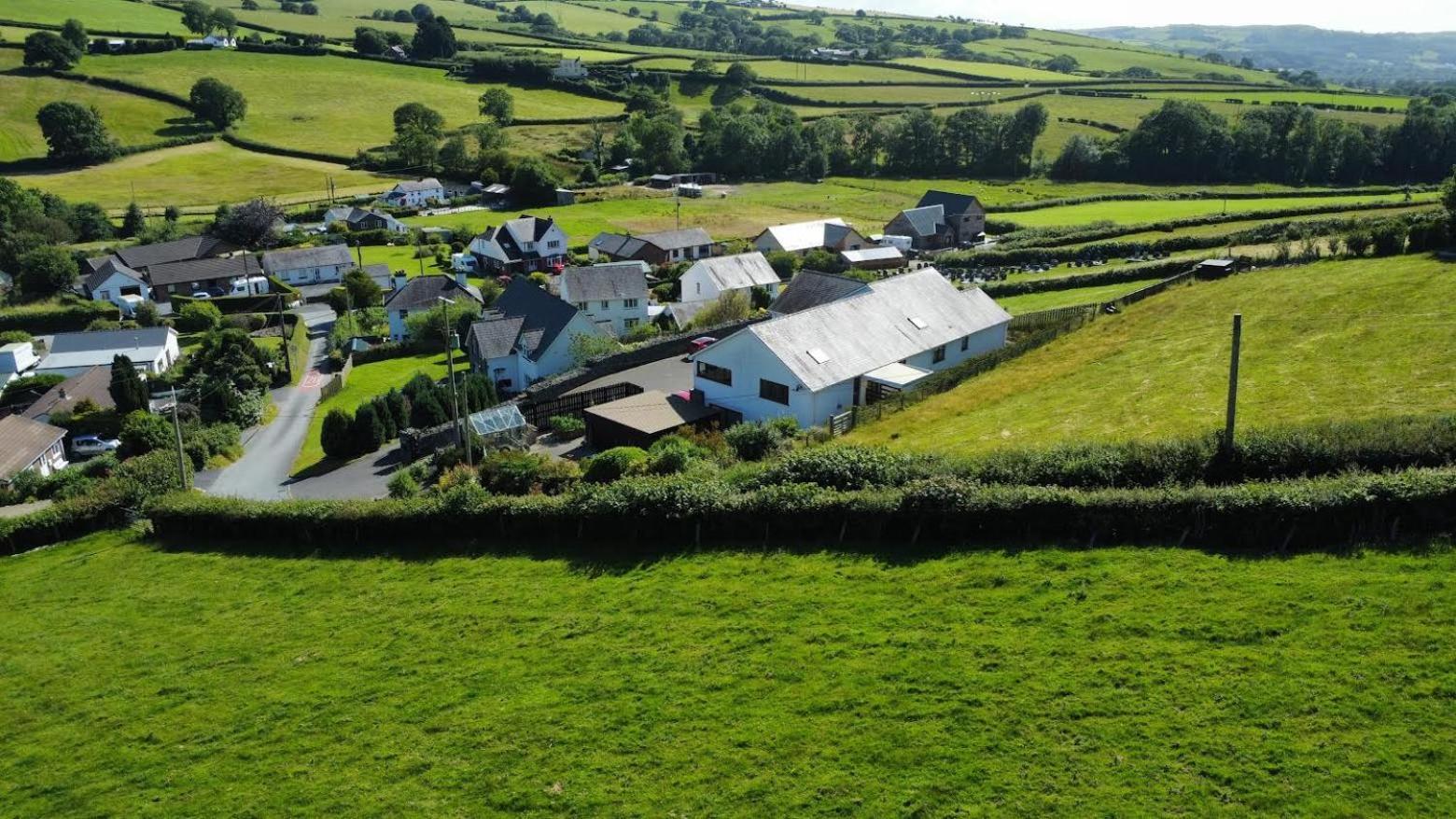 Y Grange Bed & Breakfast Llanfihangel-y-Creuddyn Екстериор снимка