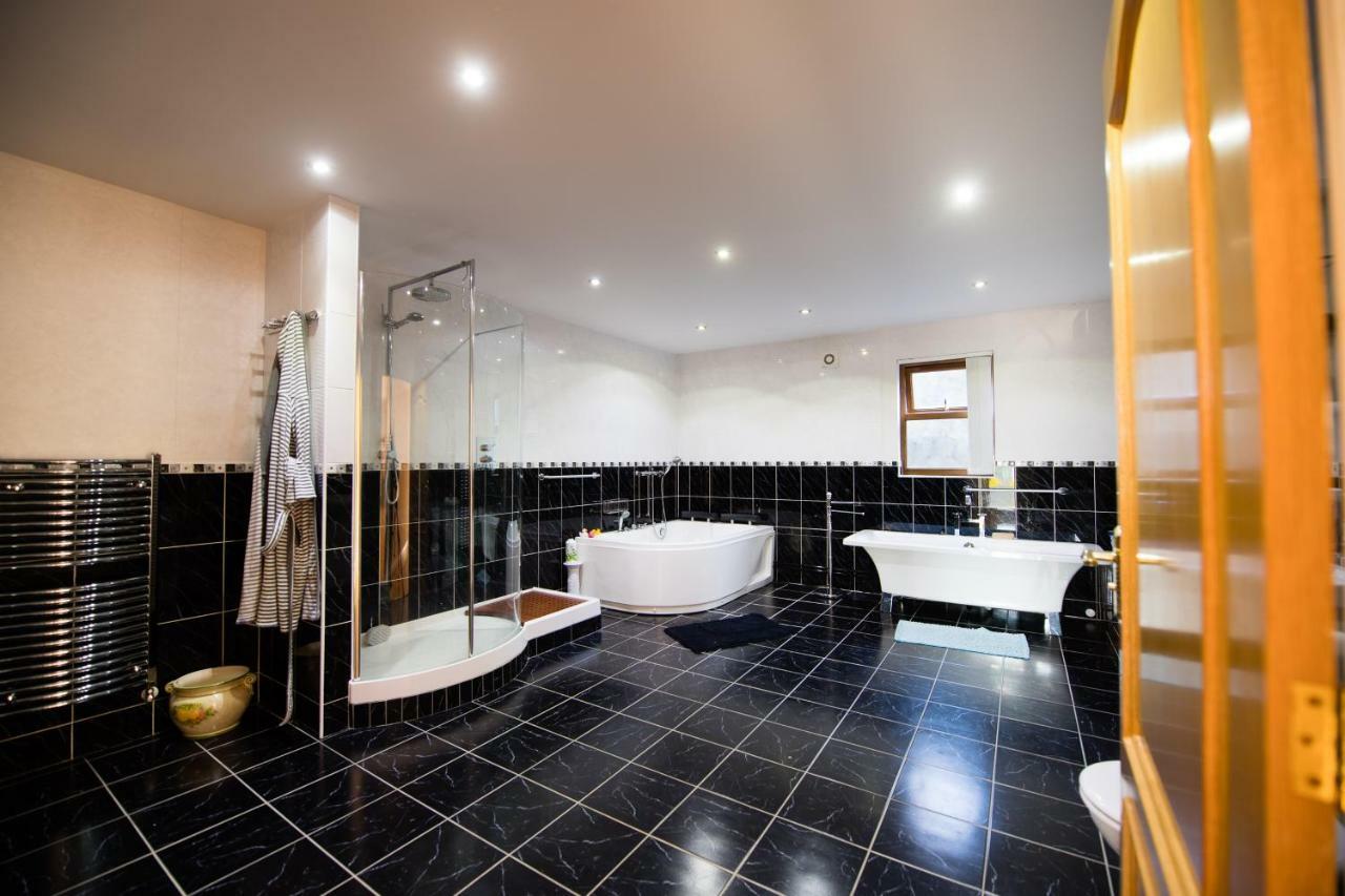 Y Grange Bed & Breakfast Llanfihangel-y-Creuddyn Екстериор снимка