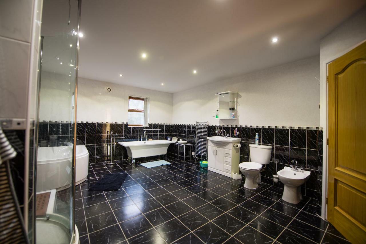 Y Grange Bed & Breakfast Llanfihangel-y-Creuddyn Екстериор снимка