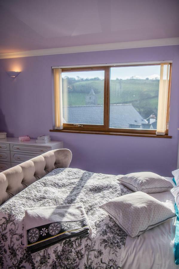 Y Grange Bed & Breakfast Llanfihangel-y-Creuddyn Екстериор снимка